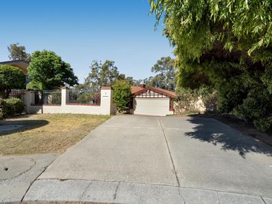 15 Treaty Oak Cove, Bibra Lake WA 6163