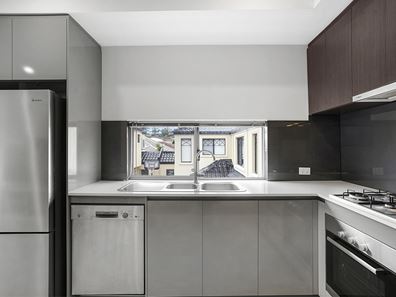 8/8 Wynyard Street, Yokine WA 6060