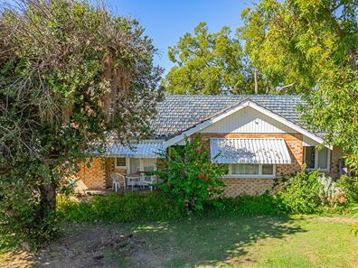 4 Linton Road, Attadale WA 6156