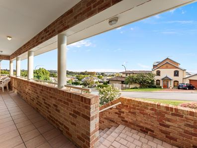 2C George Street, Alfred Cove WA 6154