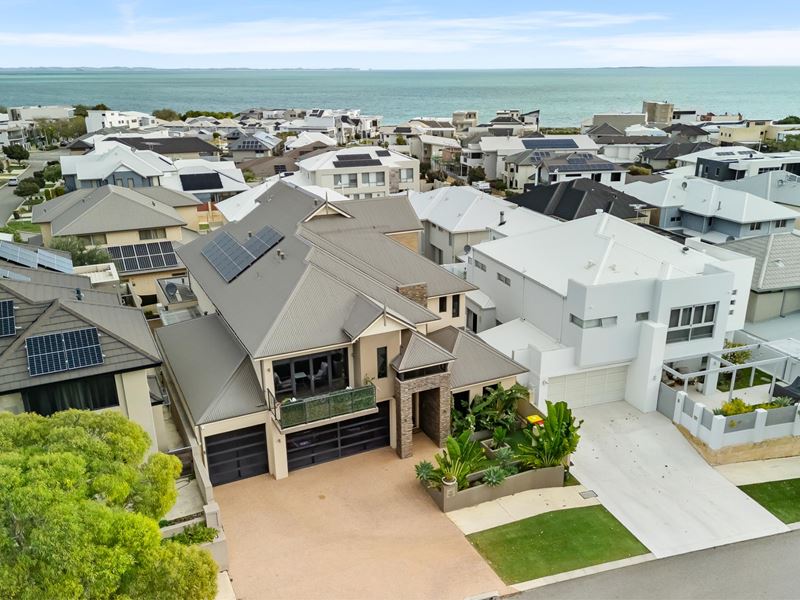 33 Newark Turn, North Coogee WA 6163