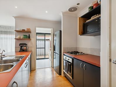 15 Mcewing Road, Redcliffe WA 6104