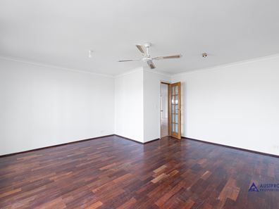 33 Nabberu Loop, Cooloongup WA 6168
