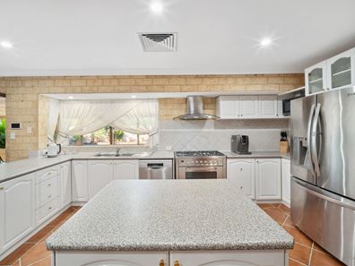 5 Wilyan Place, Swan View WA 6056