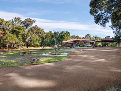 69 Dmietrieff Road, Bedfordale WA 6112