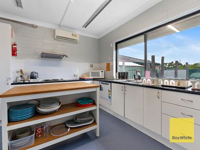 13 Merino Court, Thornlie WA 6108