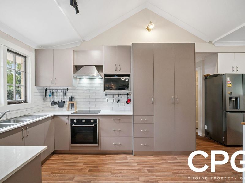 257 Lesmurdie Road, Lesmurdie WA 6076
