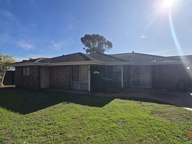 32 Glenorchy Crescent, Hamersley WA 6022