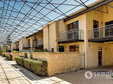 8D South Street, Fremantle WA 6160