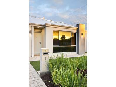 1 Wellington Street, Queens Park WA 6107