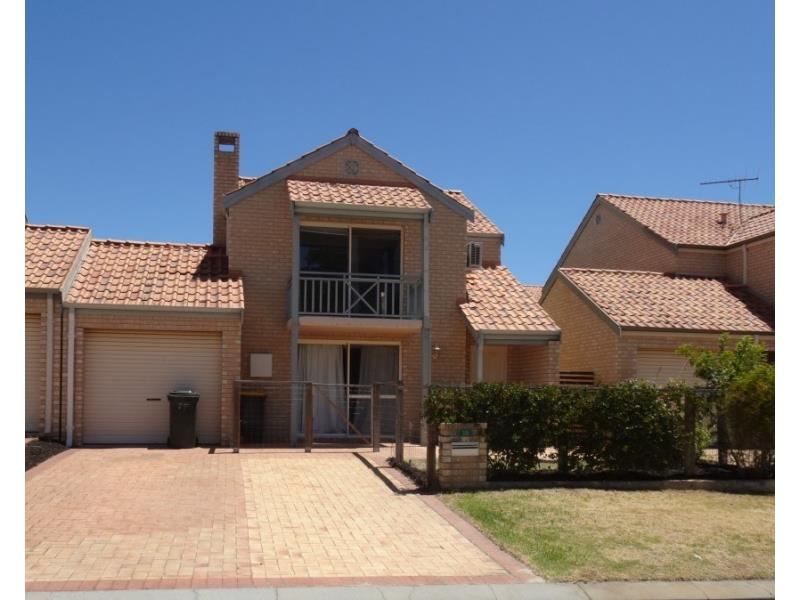 18 Lakefront Circle, The Vines WA 6069