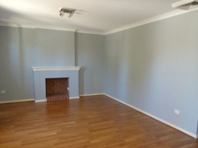 18 Lakefront Circle, The Vines WA 6069