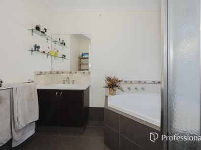 14 Two Rivers Loop, Ellenbrook WA 6069