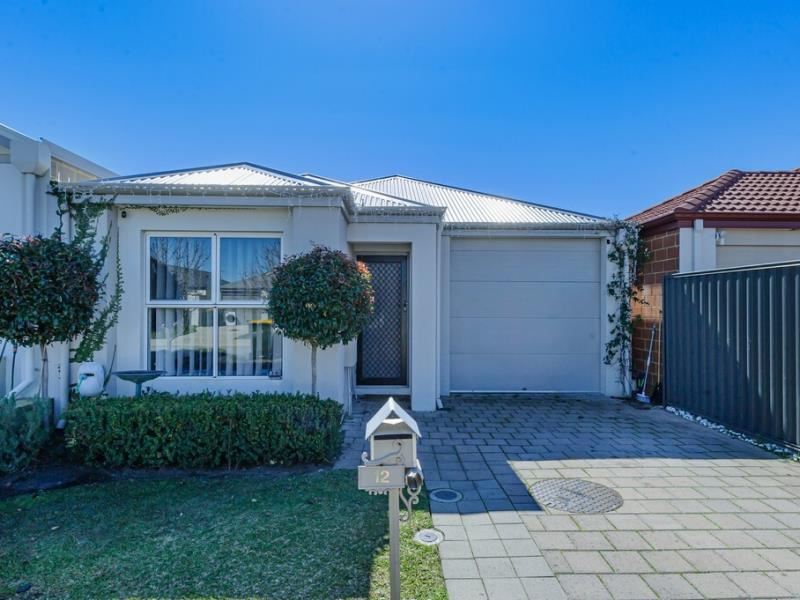 12 Roundhill Rd, Aveley WA 6069