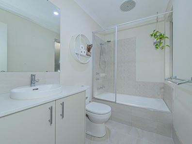 12 Roundhill Rd, Aveley WA 6069