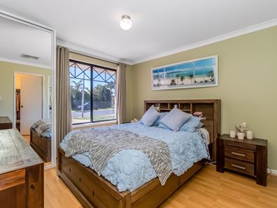 9 Iandra Loop, Carramar WA 6031