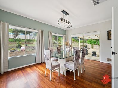 10 Ophelia Grove, Mount Nasura WA 6112