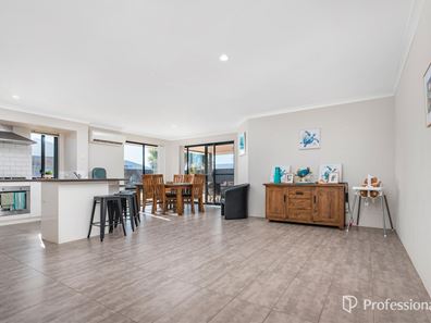12 Waterwitch Outlook, Wandina WA 6530
