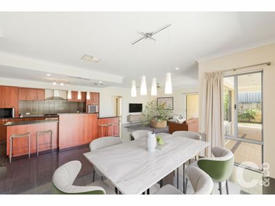 12 Chertsey Way, Wellard WA 6170