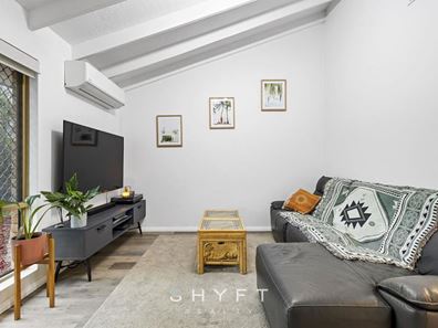 4/17 Alga  Street, Scarborough WA 6019
