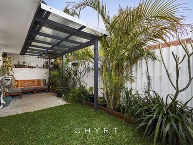 4/17 Alga  Street, Scarborough WA 6019