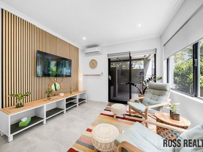 1/381 Daly Street, Cloverdale WA 6105