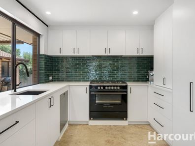 69 Portmarnock Circle, Halls Head WA 6210