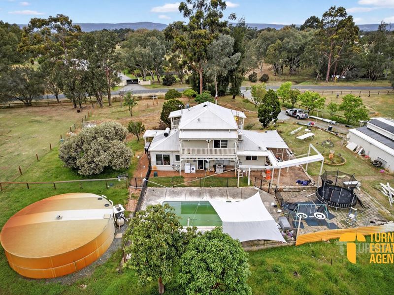 72 Country Drive, Oakford