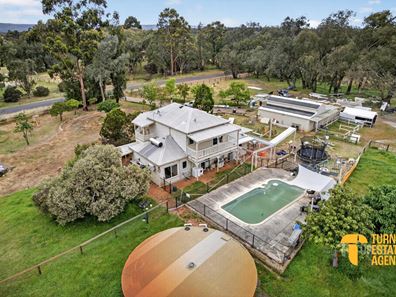 72 Country Drive, Oakford WA 6121