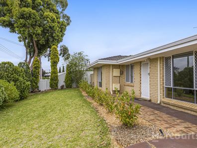 10 Lupin Court, Hocking WA 6065
