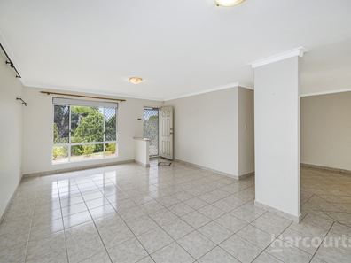 10 Lupin Court, Hocking WA 6065