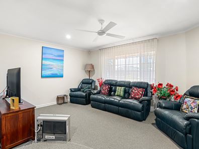 1 Bonnydoon Court, Cooloongup WA 6168