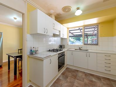 9 Kelton Way, Thornlie WA 6108