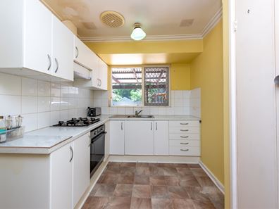 9 Kelton Way, Thornlie WA 6108