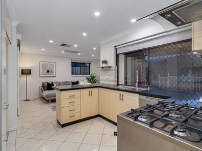 92 Rannoch Circle, Hamersley WA 6022