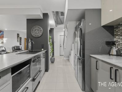48/1 Mariners Cove Drive, Dudley Park WA 6210