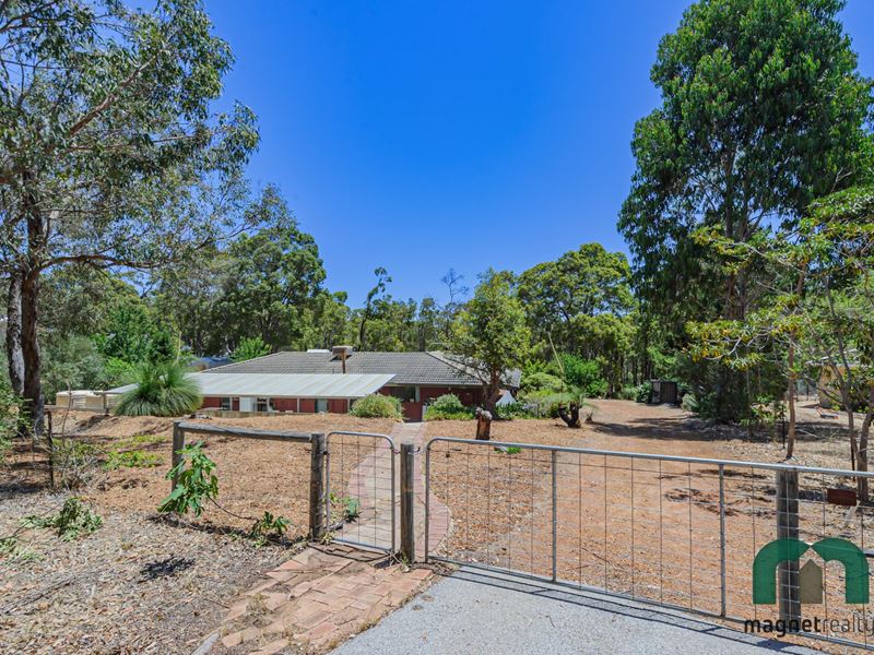 4 McCarthy Road, Mount Helena WA 6082
