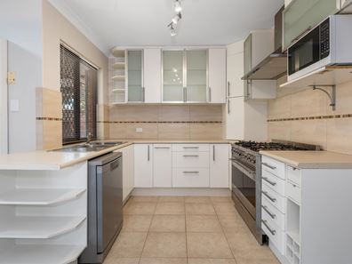 6 Jugan Place, Hannans WA 6430