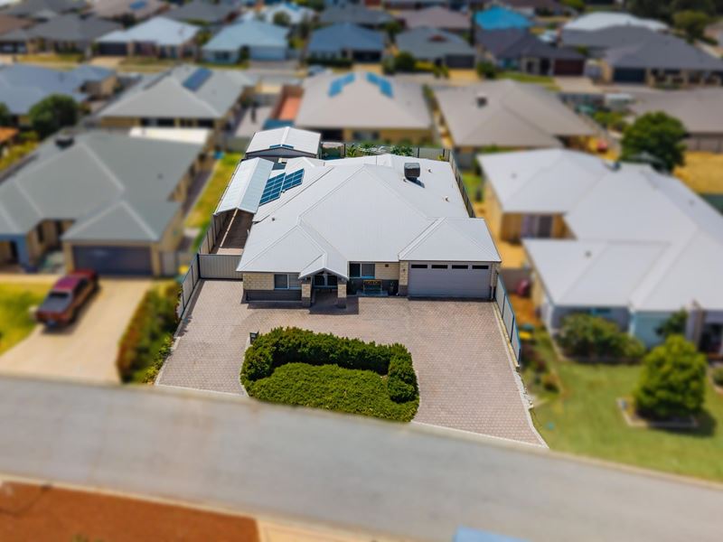 9 St Cloud Link, Meadow Springs