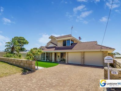 14 Wicklow Rd, Halls Head WA 6210