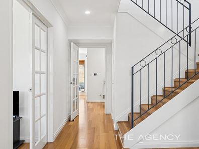2/42 New England Drive, Hillarys WA 6025