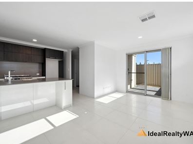 2/536 Nicholson Road, Canning Vale WA 6155