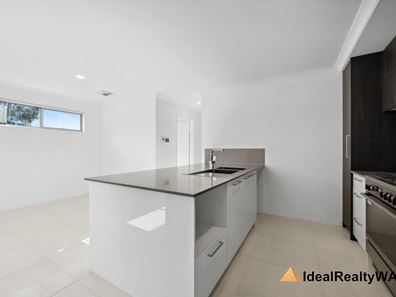 2/536 Nicholson Road, Canning Vale WA 6155