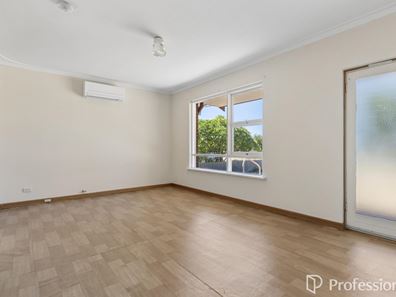 8 Martell Street, Warnbro WA 6169