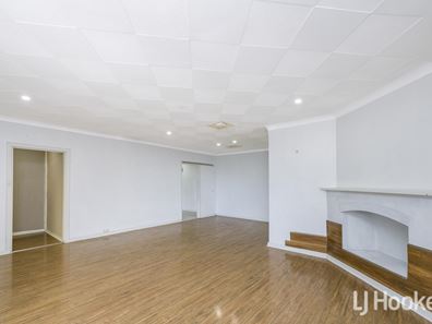 15 Hughenden Drive, Thornlie WA 6108