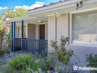 13 Blantyre Way, Kelmscott WA 6111
