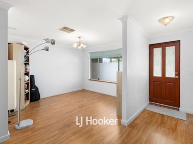 16 Hertford Elbow, College Grove WA 6230