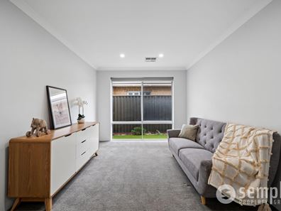 8 Olivine Road, Treeby WA 6164