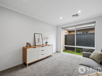 8 Olivine Road, Treeby WA 6164