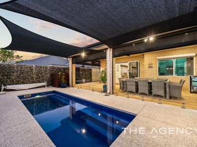 4 Riverina Parade, Lake Coogee WA 6166